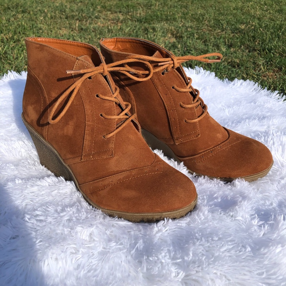 Rue 21 suede tan wedge heel booties size 10